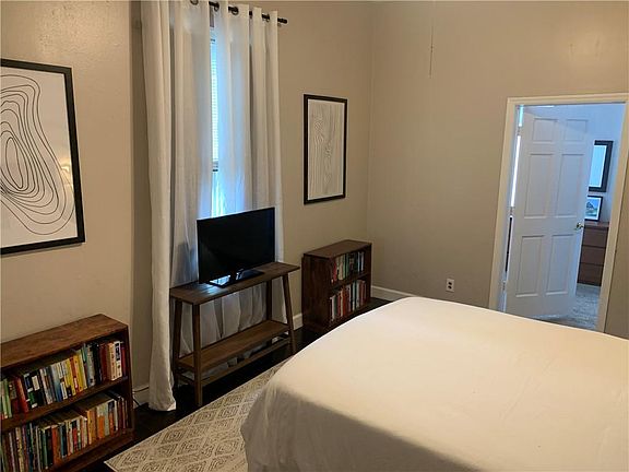 5th image of 1125 Egmont St