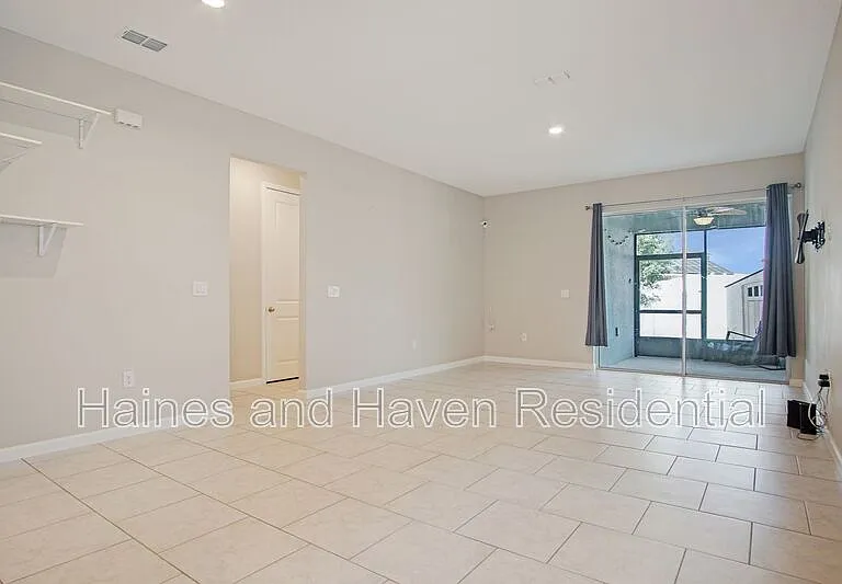 1229 Forest Gate Cir — Photo 9