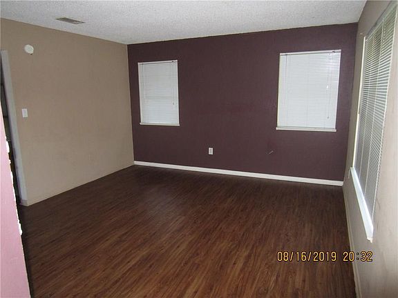 4th image of 219 Fireside Village Dr