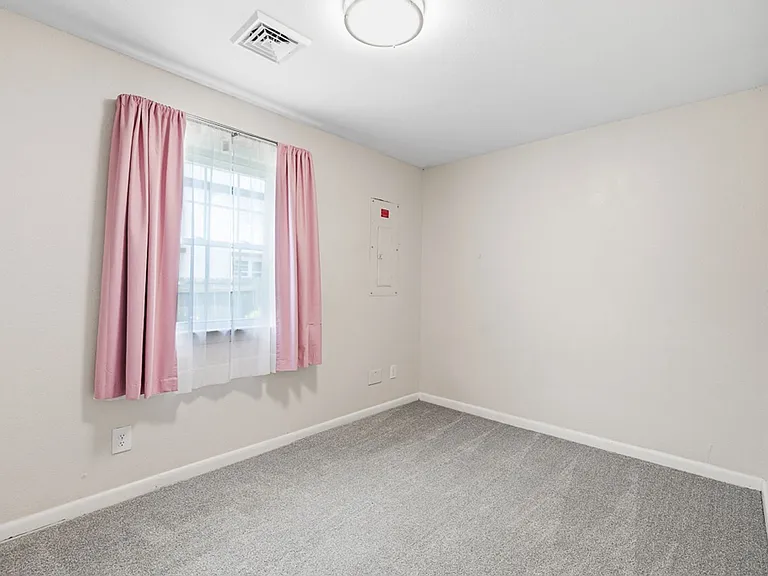 408 E Little Creek Rd — Photo 20
