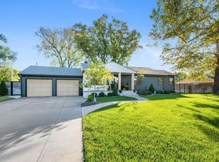 3208 N Waldron St, Hutchinson, KS 67502