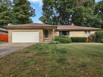 923 E Parkleigh Dr, Seven Hills, OH, 44131