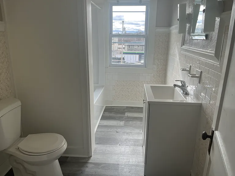 3 Negus St #2L — Photo 8