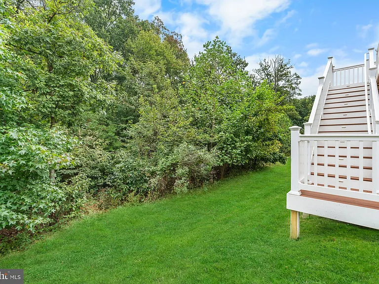 7570 Arundel Woods Dr — Photo 10