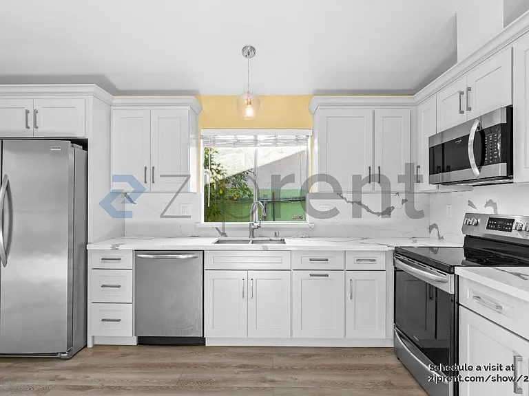 4252 Gordon St — Photo 8