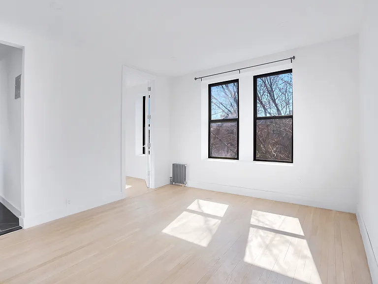 246 Bainbridge St #8 — Photo 3