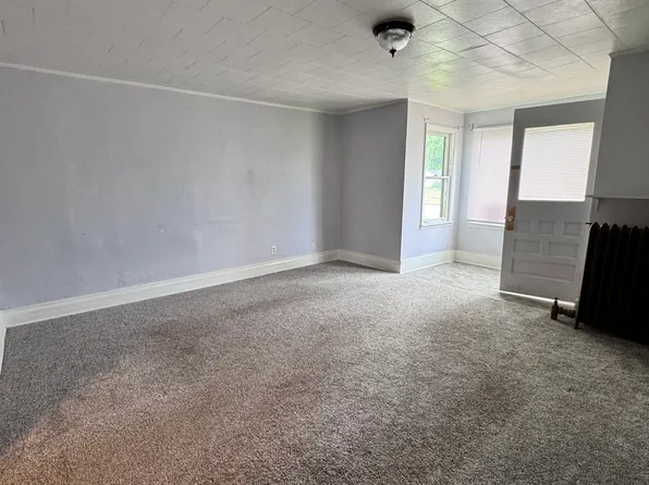 180 Martin St #1, Sharon, WI 53585