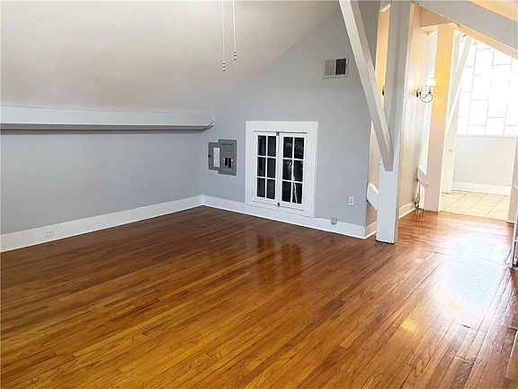5th image of 523 Dumaine St APT 7