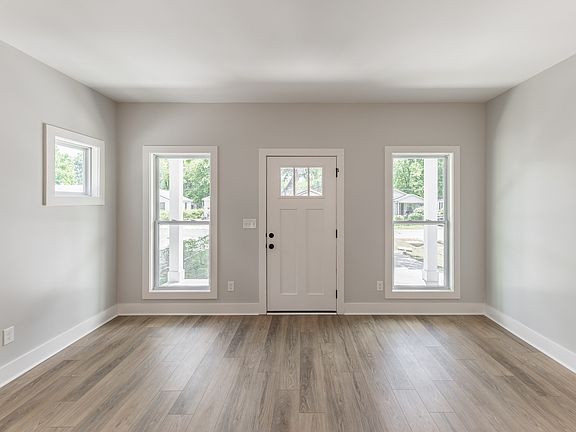 3rd image of 1201 Halsey Ave