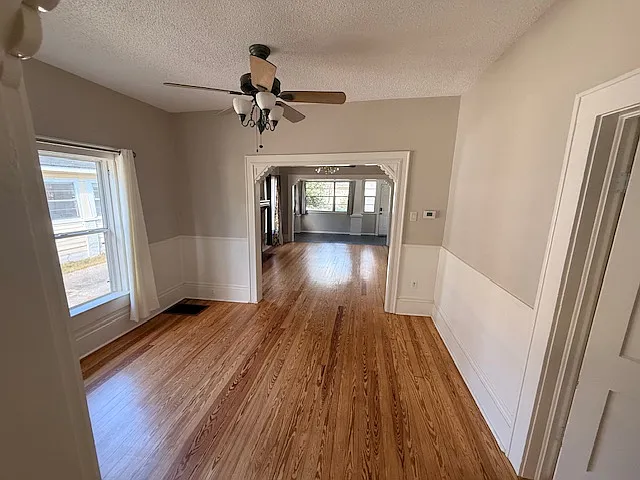 211 N Moss St — Photo 4