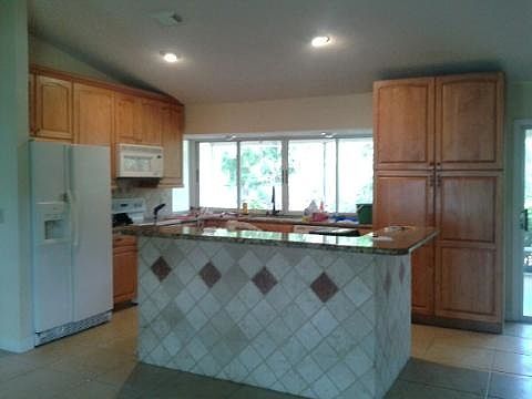 1st image of 1025 SW Coleman Ave