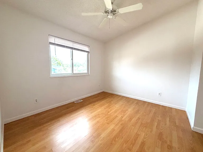 Dining room - with ceiling fan