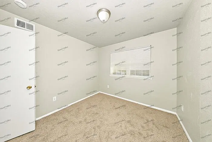 3 bed, 1.5 bath, 1166 sqft, $1,545 — Photo 3