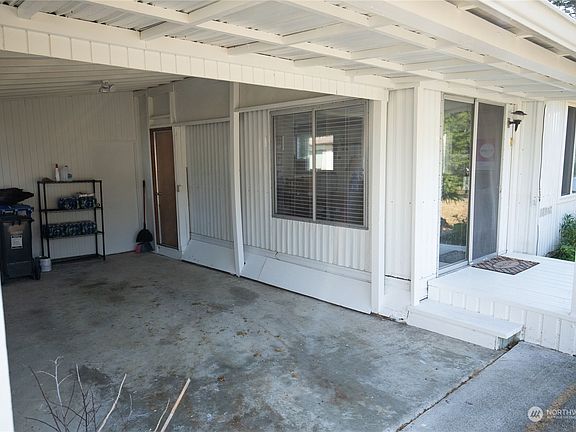 4th image of 1361 NE Goldie Road #2