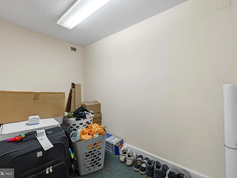 1 E University Pkwy #106 — Photo 20