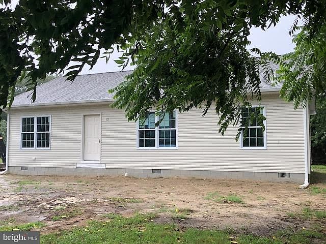1st image of 213 2nd St