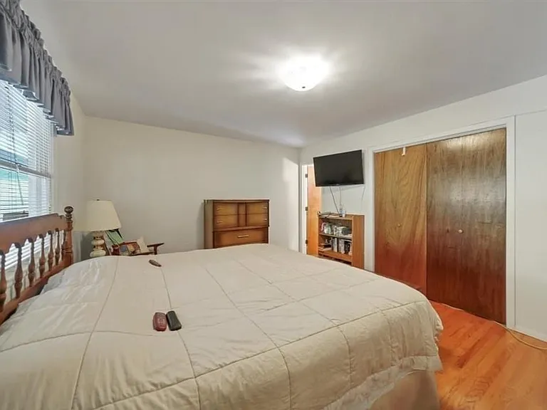 22 Riverside Dr #2 — Photo 10