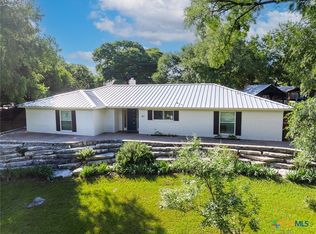 801 Arrowhead Dr, Salado, TX 76571