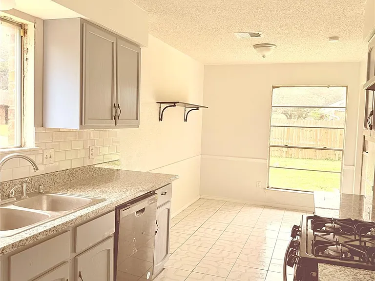 5503 Bridge Forest Dr — Photo 17