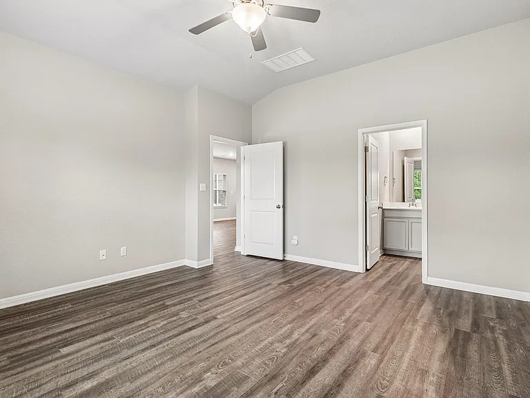 616 Sigourney Way — Photo 9
