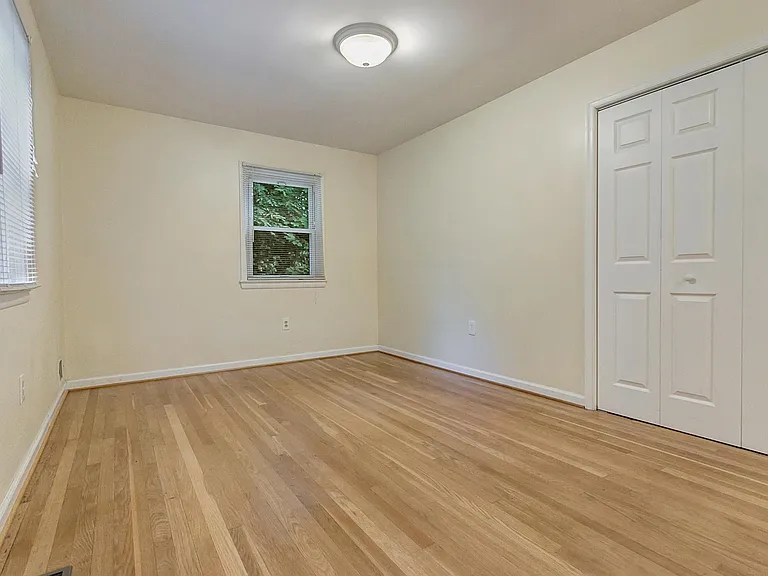 9085 Autoville Dr — Photo 35