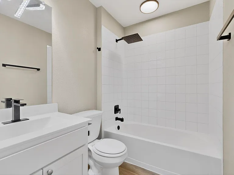 218 Sickle Loop — Photo 24