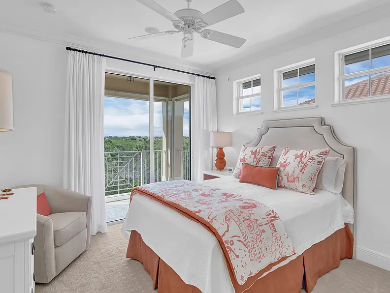 4866 S Harbor Dr #401 — Photo 14