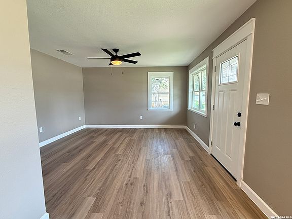 4th image of 1212 B ST