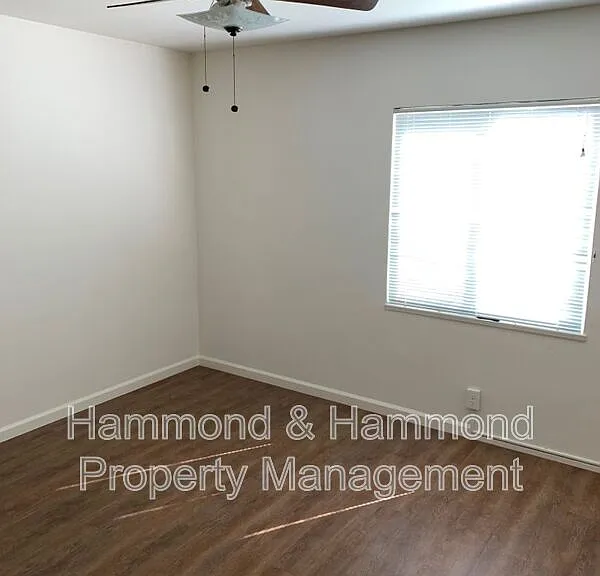 21229 De La Guerra St — Photo 6