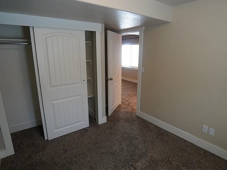 870 W Steeple Chase Dr — Photo 10