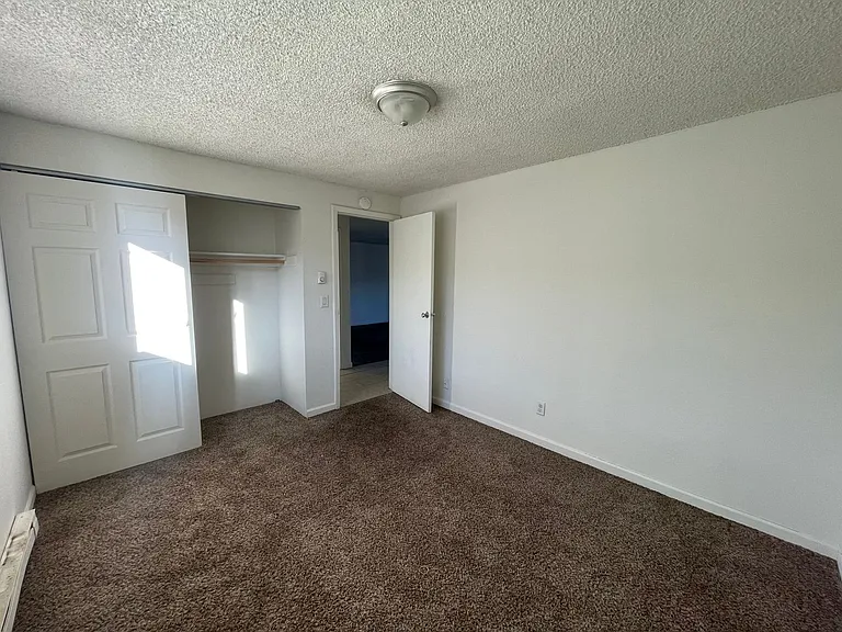 Dry Creek Apartments — Photo 20