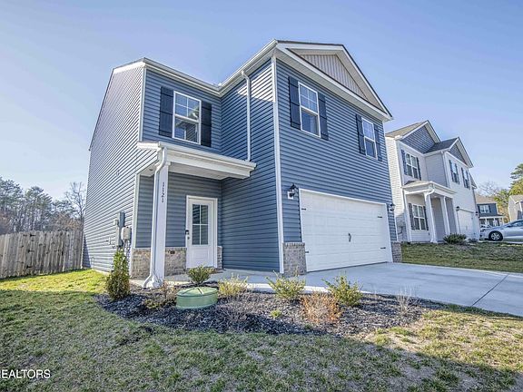 2nd image of 1121 Amber Vista Ln