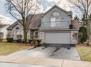 207 Brookwood Ln E, Bolingbrook, IL