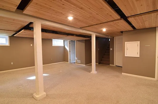 208 N Oak Ave — Photo 19