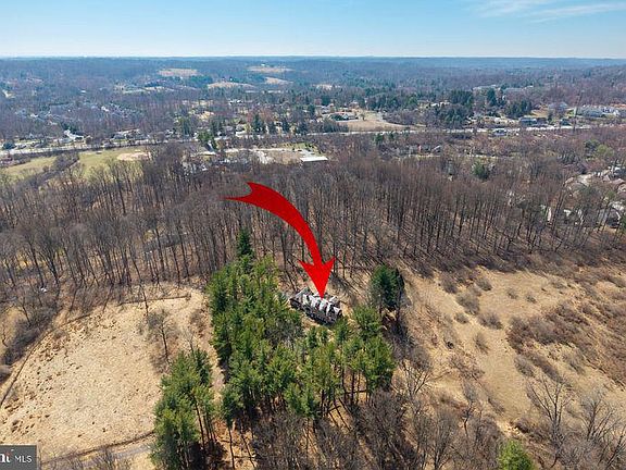 5th image of 1004 Garrett Mill Rd