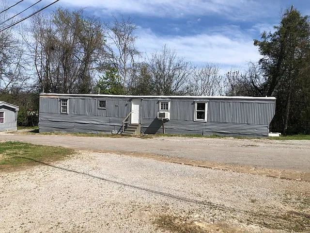 3 bed, 850 sqft, $500 — Photo 2
