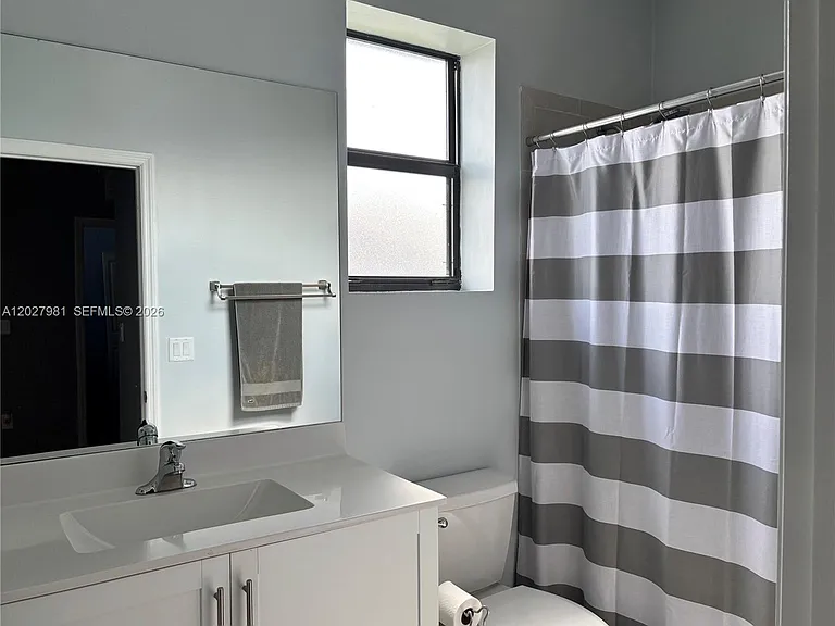10251 SW 231st Ln — Photo 15