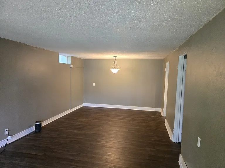 107 Hollyberry Ln — Photo 8
