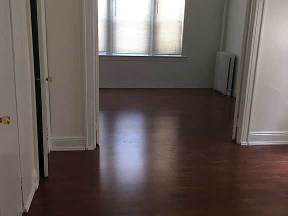3rd image of 4116 58th St APT 1F