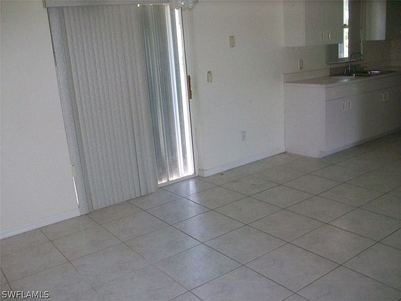 4th image of 220 Wanatah Ave