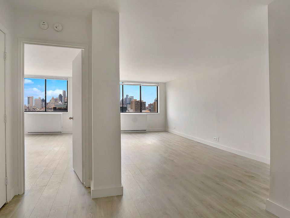 1st image of 300 Mercer St APT 28G