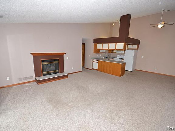 5th image of 30558 Oakridge Manor Dr