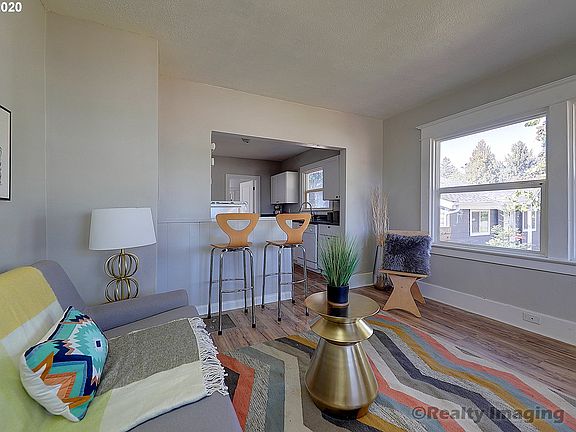5th image of 645 25th St SE