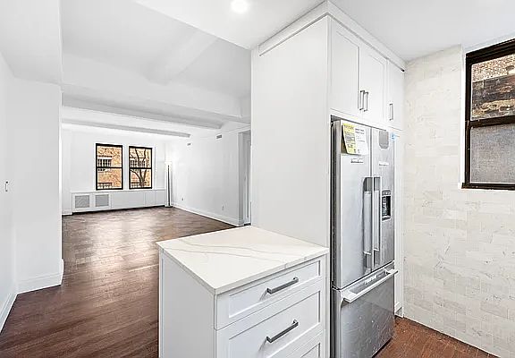 2nd image of 30 W 90th St APT 4A