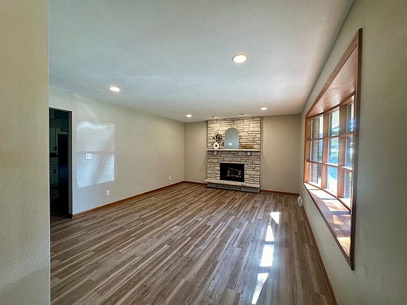 5th image of 4320 Tallwood Ave