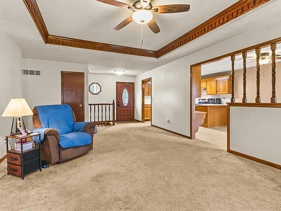 5th image of 4409 SW 12th St