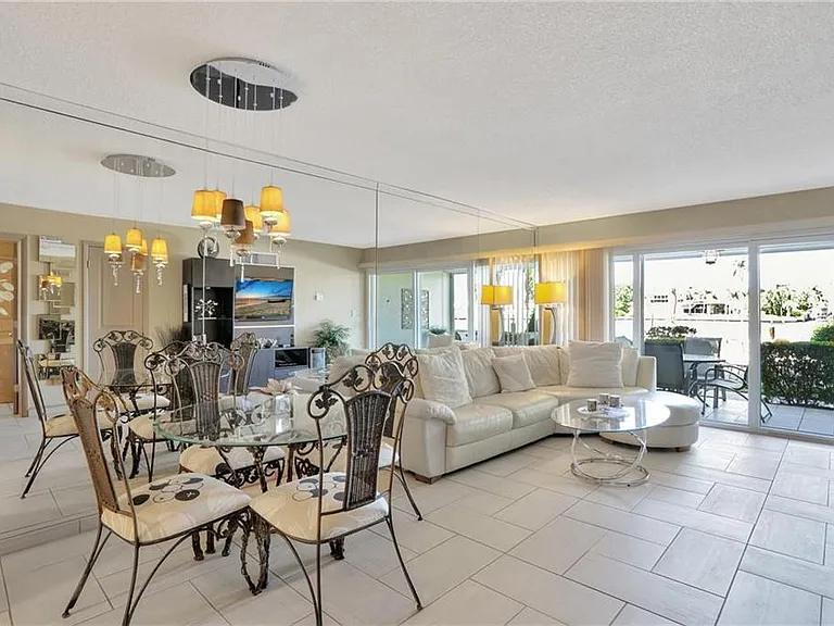505 N Riverside Dr #4 — Photo 6