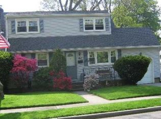 1534 Clark St, Merrick, NY 11566