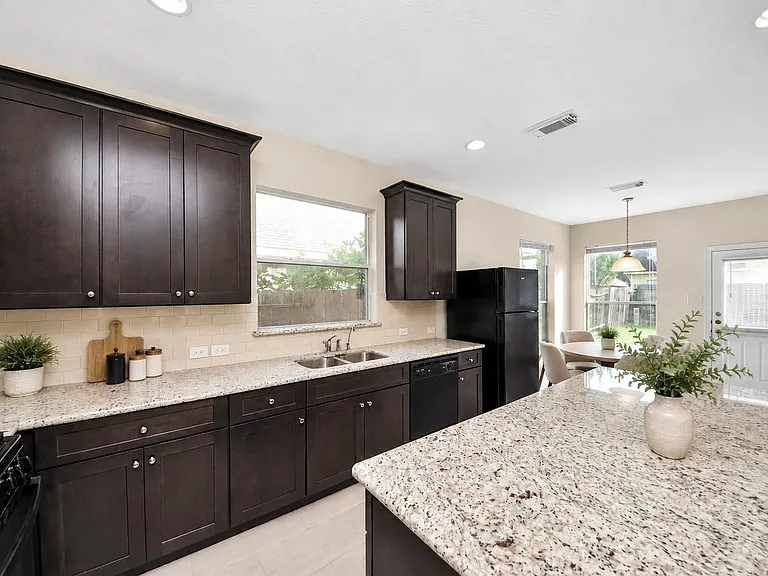 7030 Cornflower Ln — Photo 24