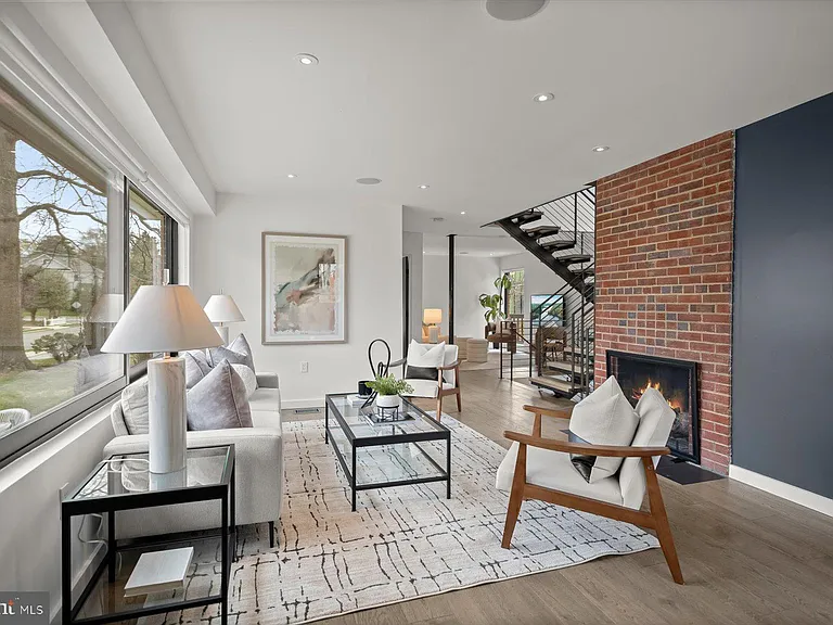 3004 N Underwood St — Photo 12